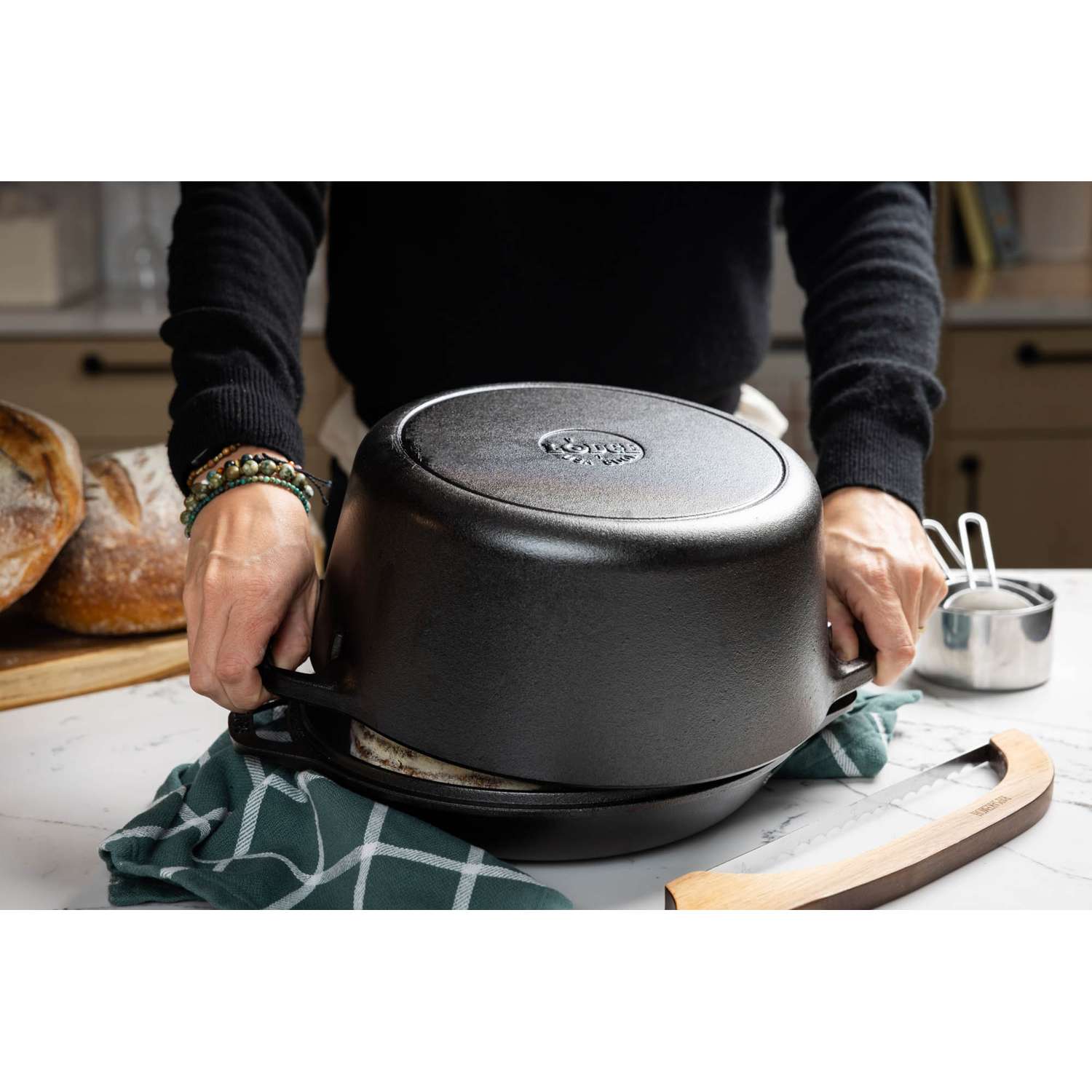 LODGE | Dutch-Oven, Classic, schwarz, 12,3 Liter