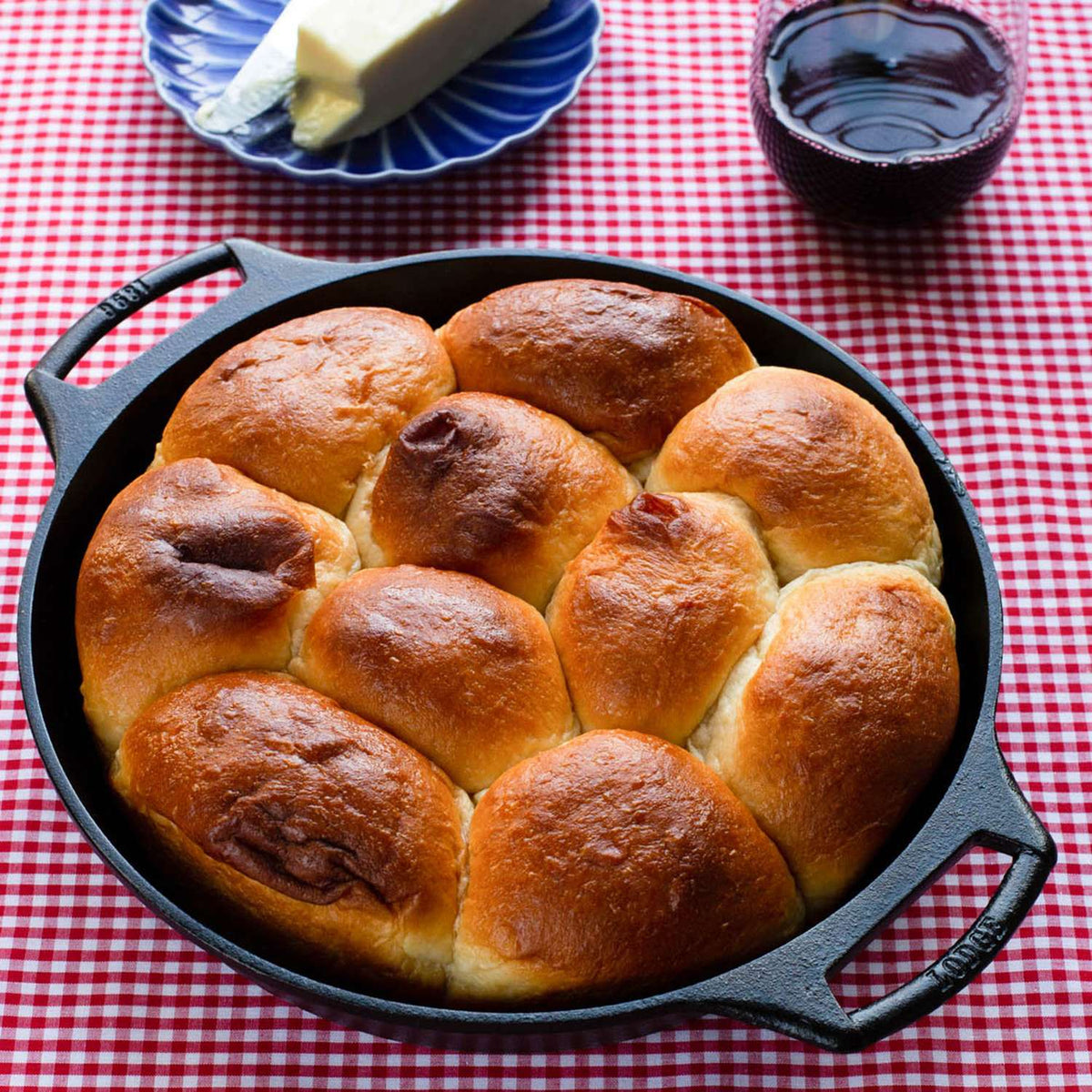 LODGE | Baking pan, Classic, black, 26 cm