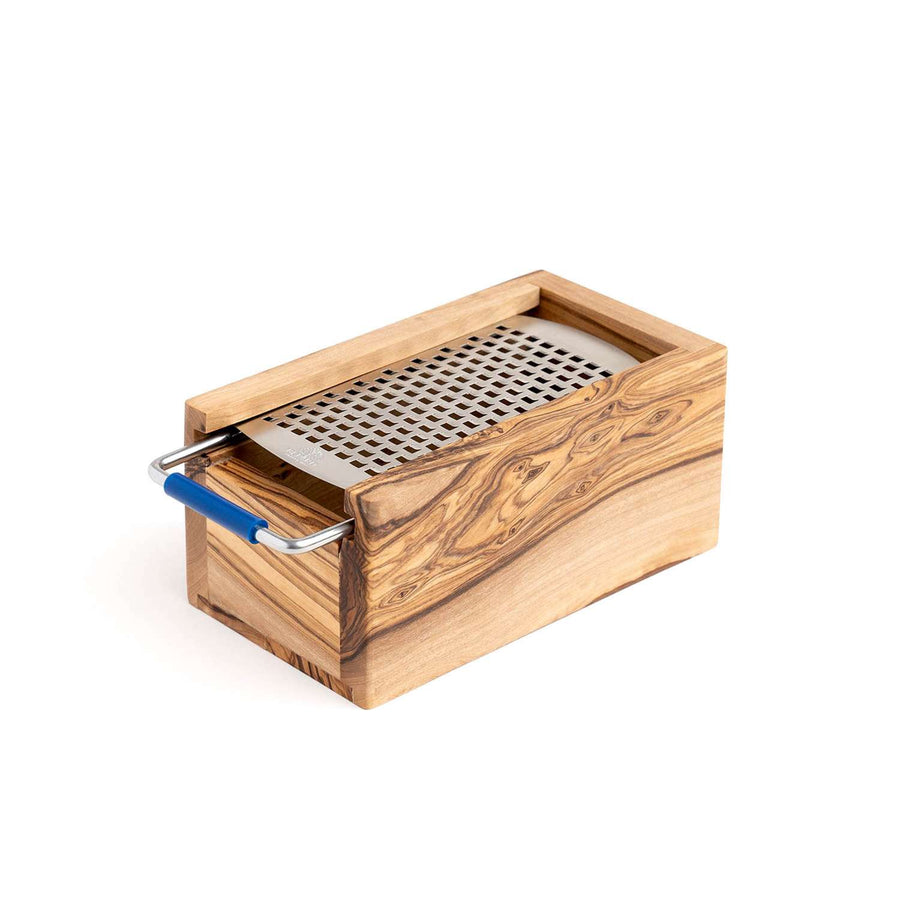BÉRARD | Parmesanreibe mit Box, olive, 15 cm